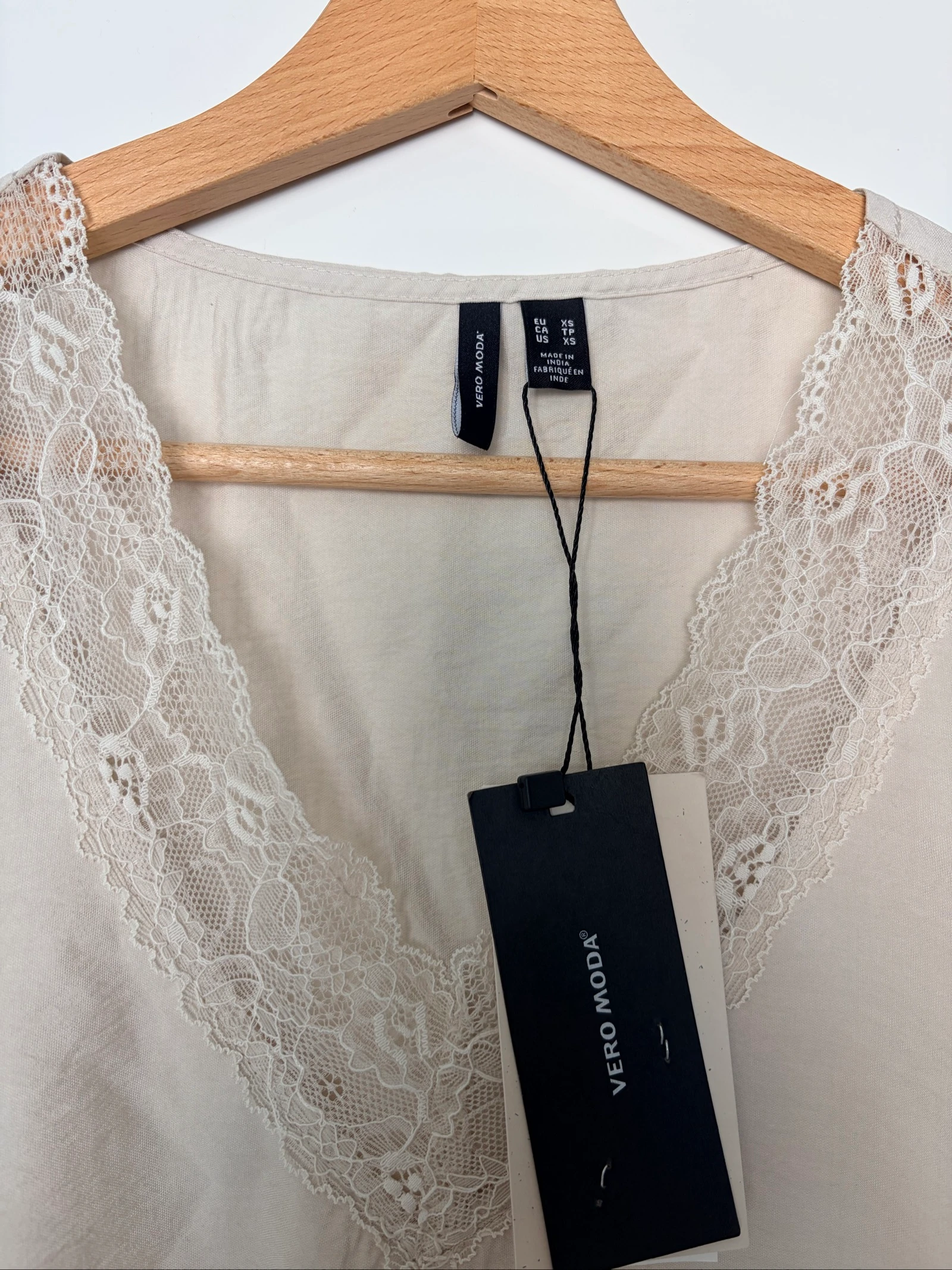 Débardeur Vero Moda – neuf avec étiquette – dentelle & viscose – photo 4